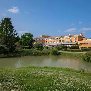 https://mercure-toulouse-aeroport-golf-de-seilh.midi-pyreneeshotels.com